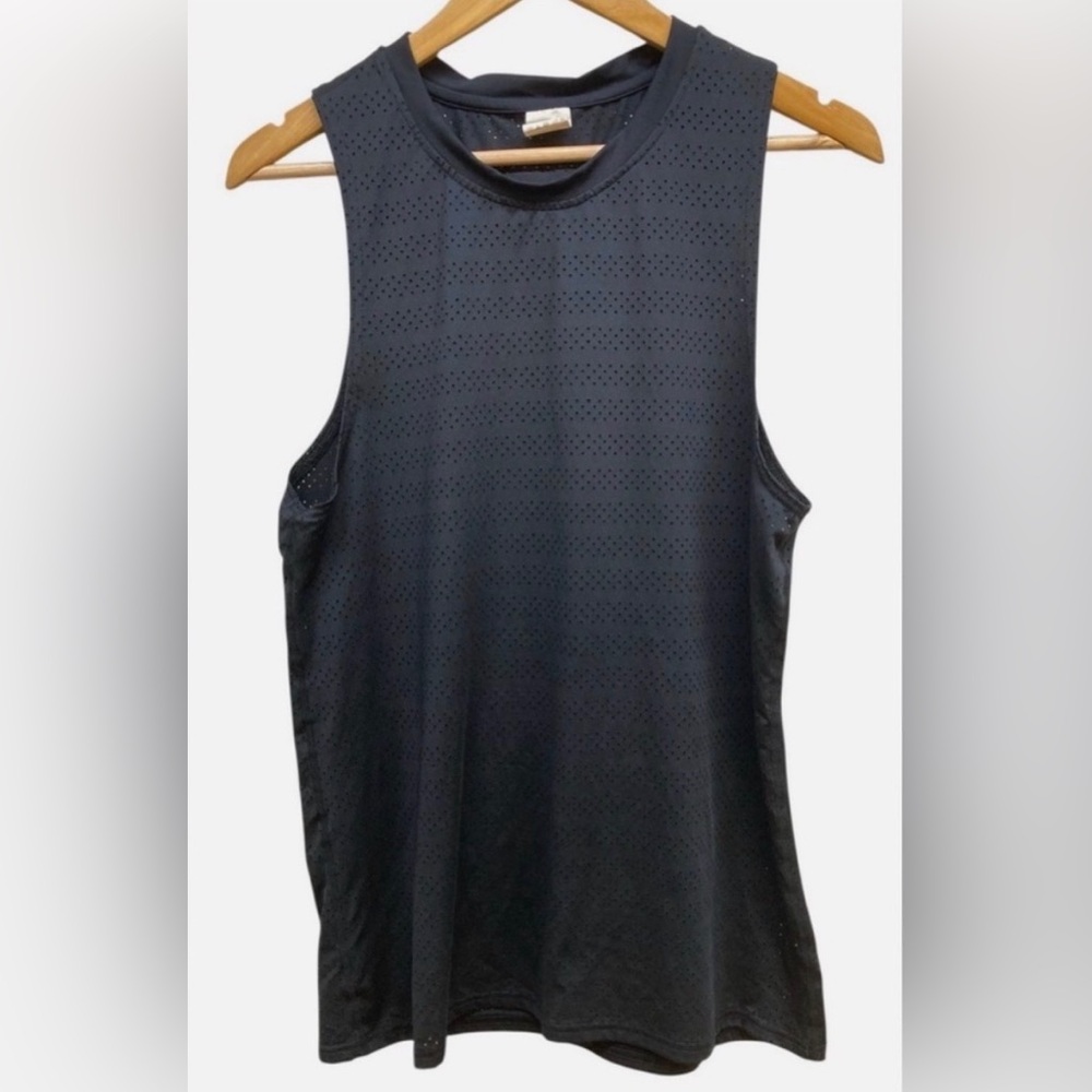 Zyia Active Tank Top. Crew neck,
Black Mesh Stretch. Women's size large